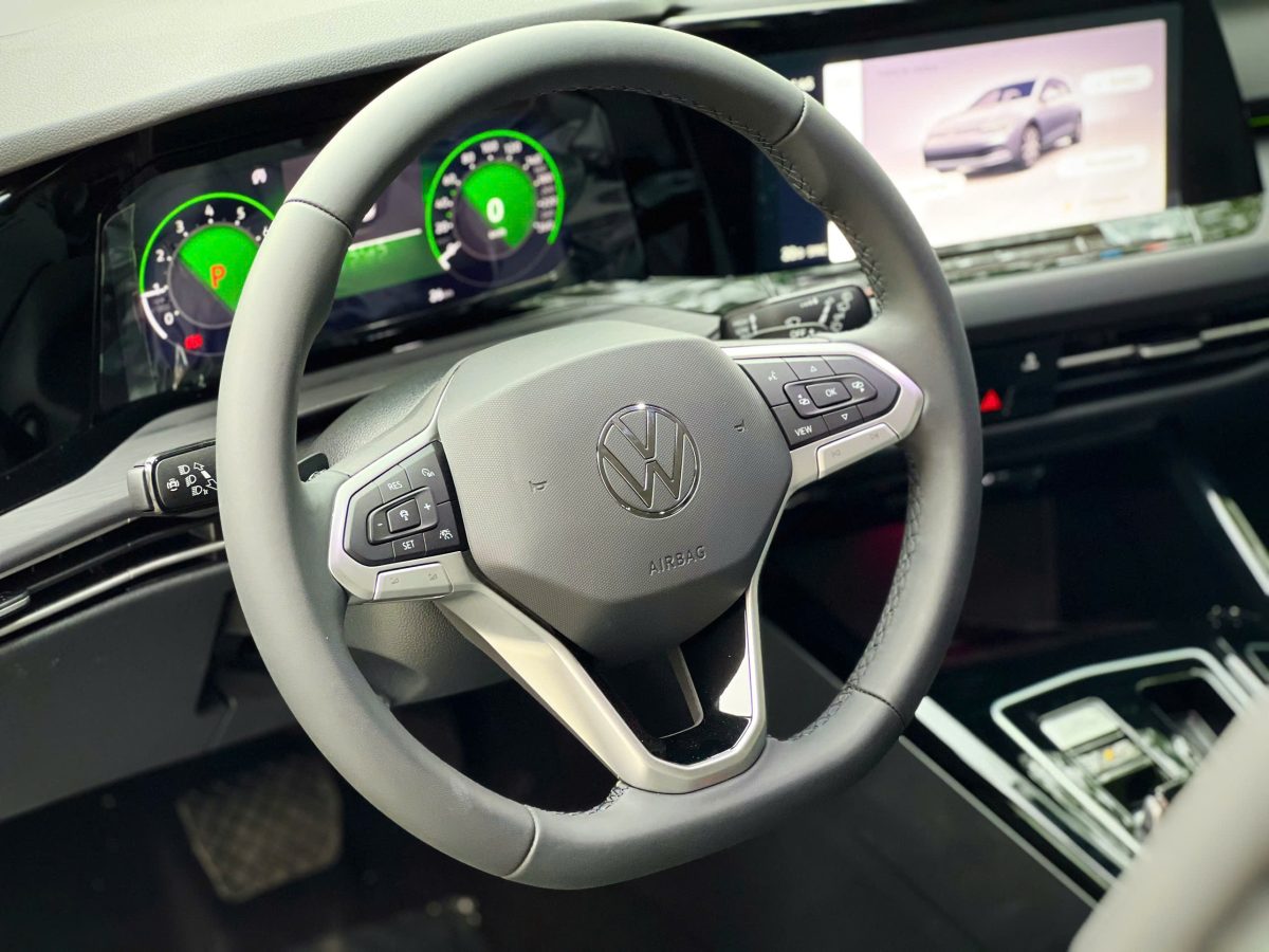 Volkswagen Golf 1.5 eTSI Style tại Volkswagen Phú Mỹ