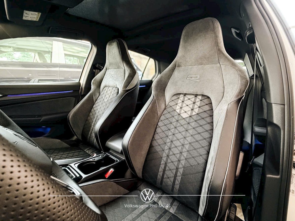 Volkswagen Golf 1.5 eTSI Rline