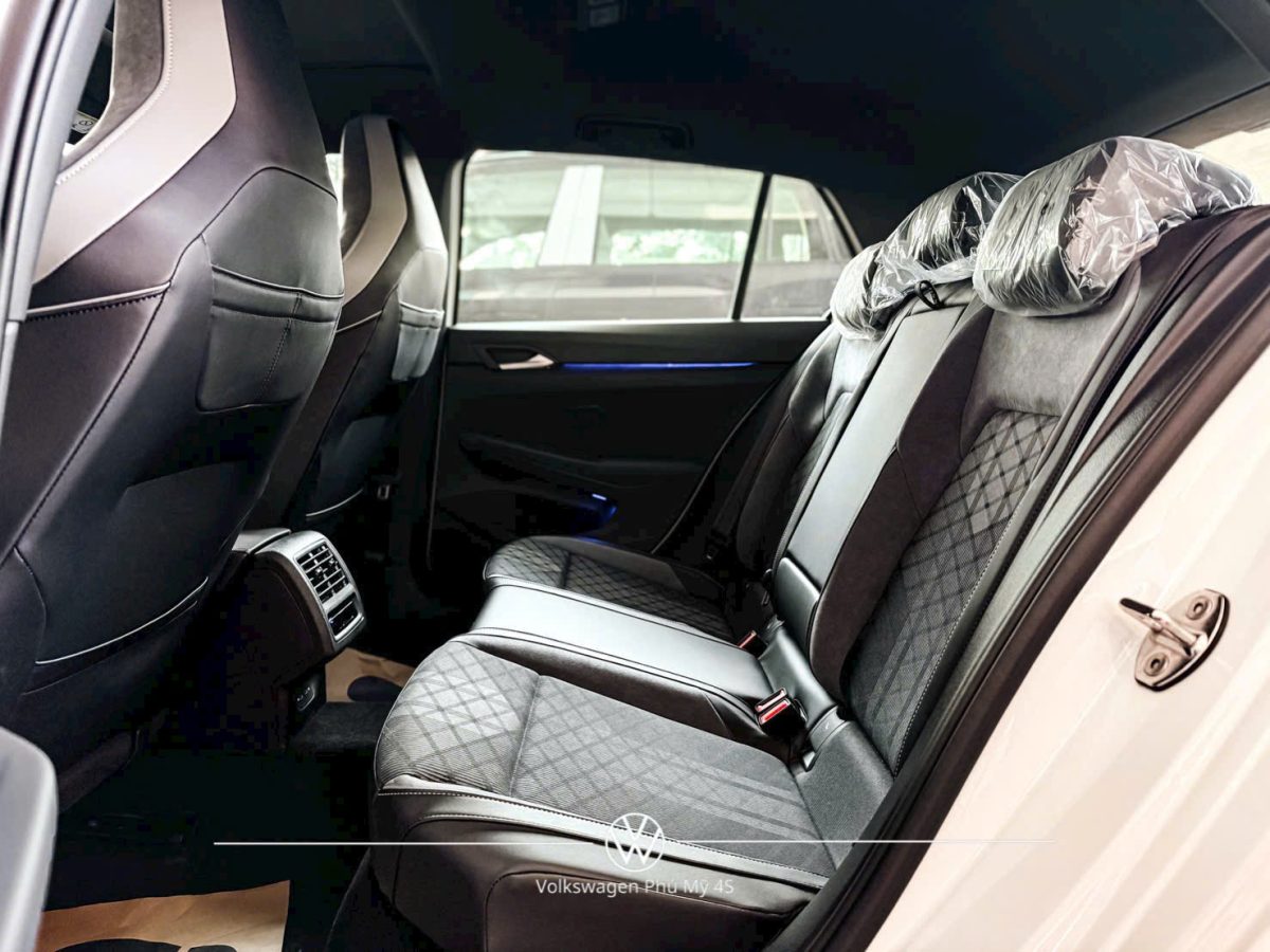 Volkswagen Golf 1.5 eTSI Rline