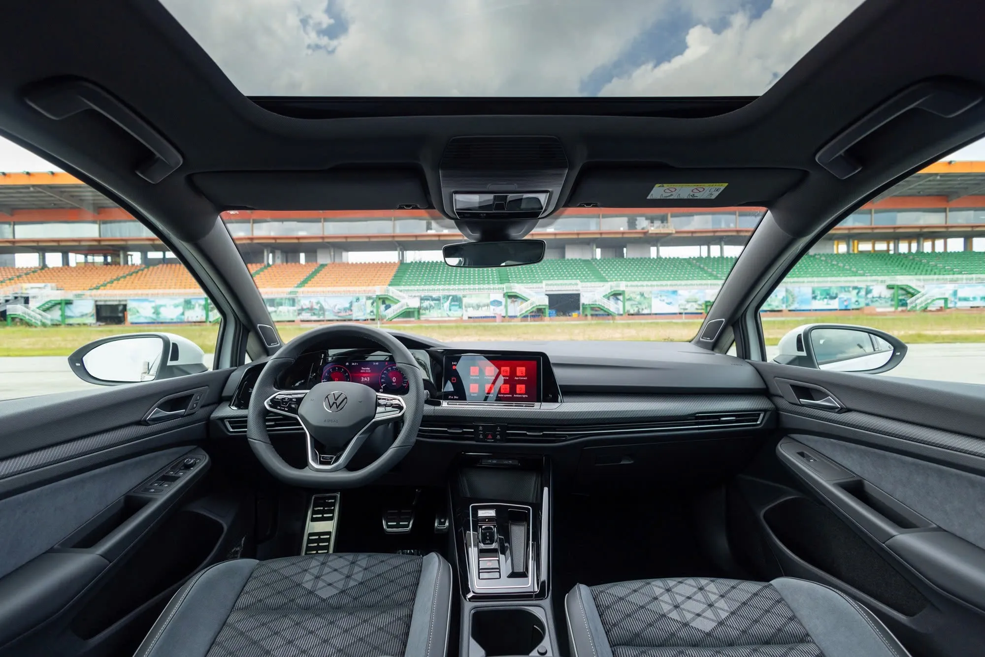 Golf 1.5 eTSI R-Line