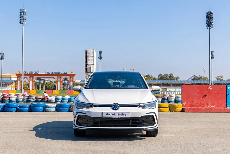 Golf 1.5 eTSI R-Line
