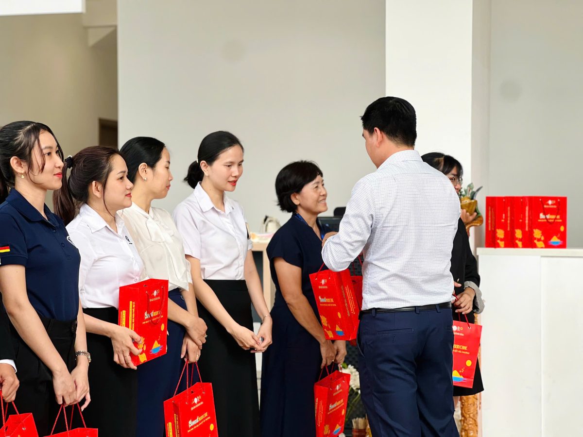 Trung Thu Gắn Kết, Trao Quà Yêu Thương 2026 | Volkswagen Phú Mỹ 6 Tinh thần gắn kết tại Volkswagen Phú Mỹ trong dịp Trung Thu 2026